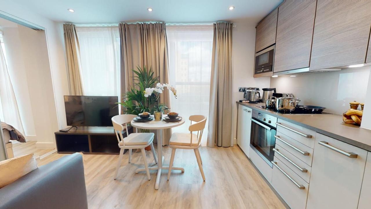 Executive Luxury One Bedroom In Vauxhall Лондон Екстериор снимка